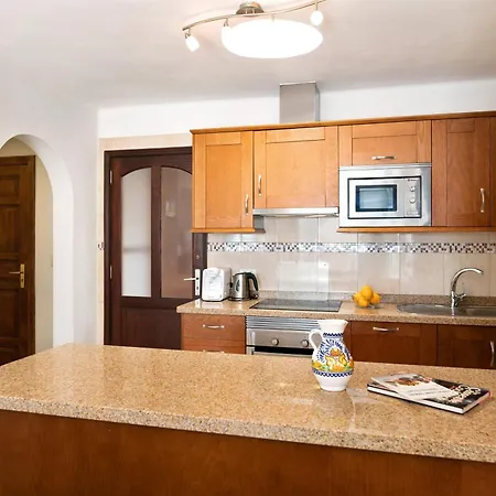 Apartment Puerto Chico B *