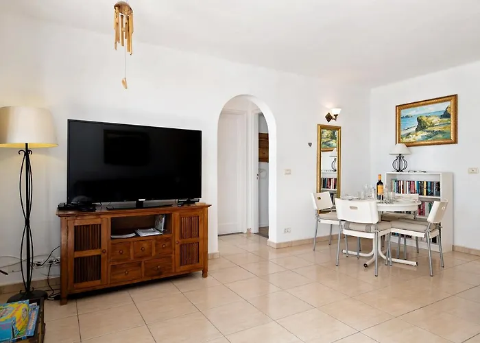 Puerto Chico B 公寓