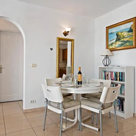 Puerto Chico B Apartment